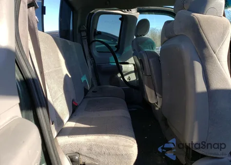 2002 Ford F150 from USA, damaged, VIN 2FTRX17282CA21948